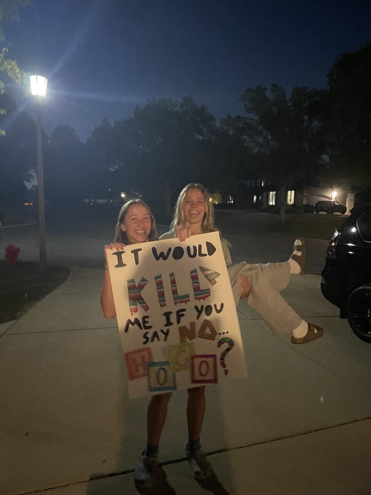 Heather Stephens asks Siena Drynan to homecoming. 