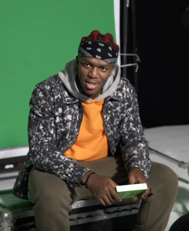 KSI in front of a greenscreen. Photo Courtesy of Wikimedia Commons